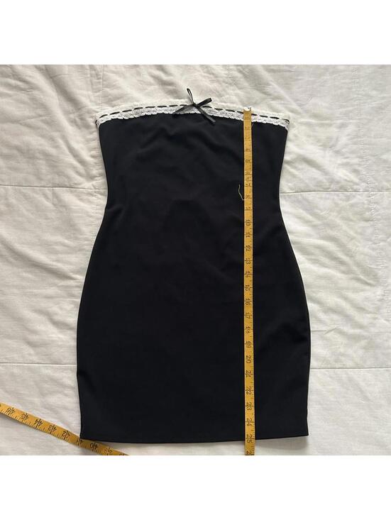 Y2K paper tag Charlotte Russe Black strapless bodycon dress with white lace trim - Picture 4 of 6